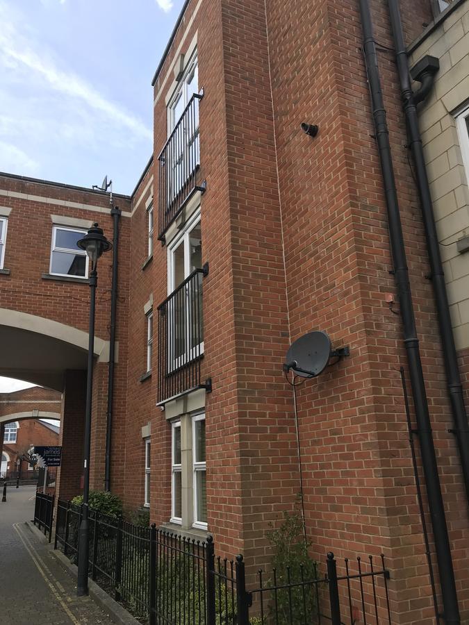 Godwin Court 21 Apartment Swindon Exterior photo